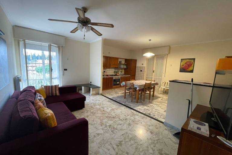 Apartment with patio — photo 3