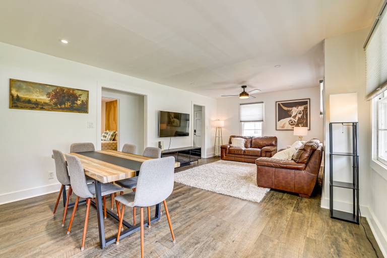 Families Welcome Fenced Yard Inviting Greer Home