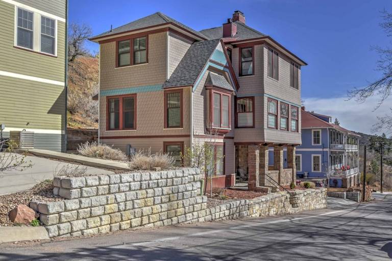 House  Manitou Springs