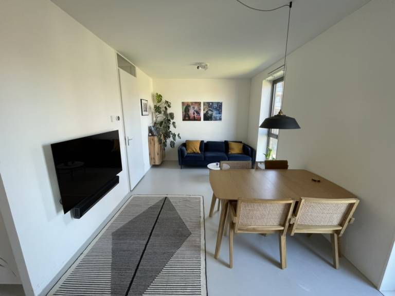 Modern and Comfortable Apartment in a Prime Location