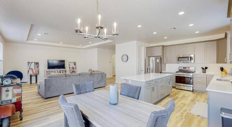 Vacation home with pool & hot tub | Pets are welcome — photo 2