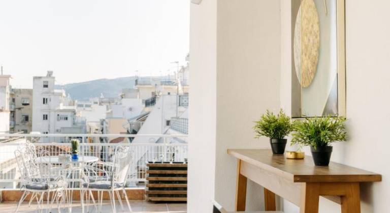 Pleasant apartment with patio | Pets allowed — photo 2