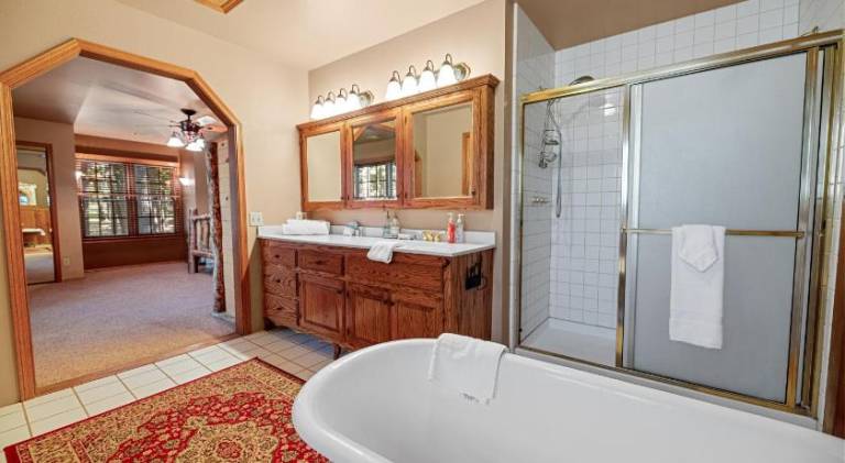 House with terrace, jacuzzi & grill — photo 2