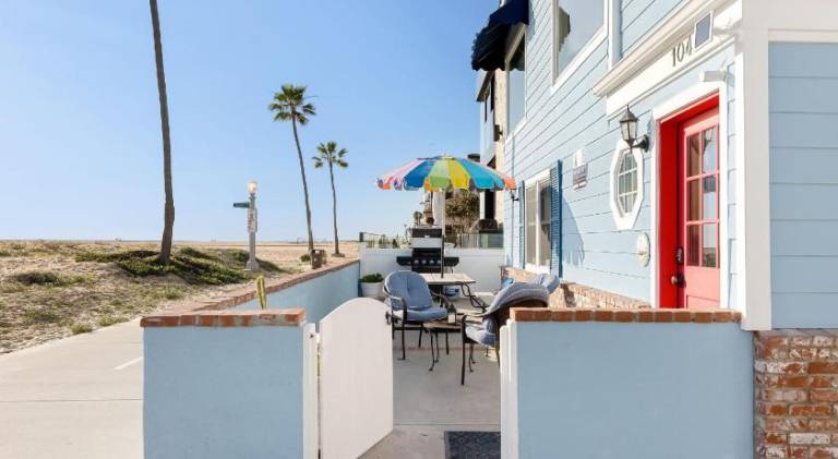 Oceanfront Atelier by AvantStay Beachfront Balboa Peninsula Escape — photo 4
