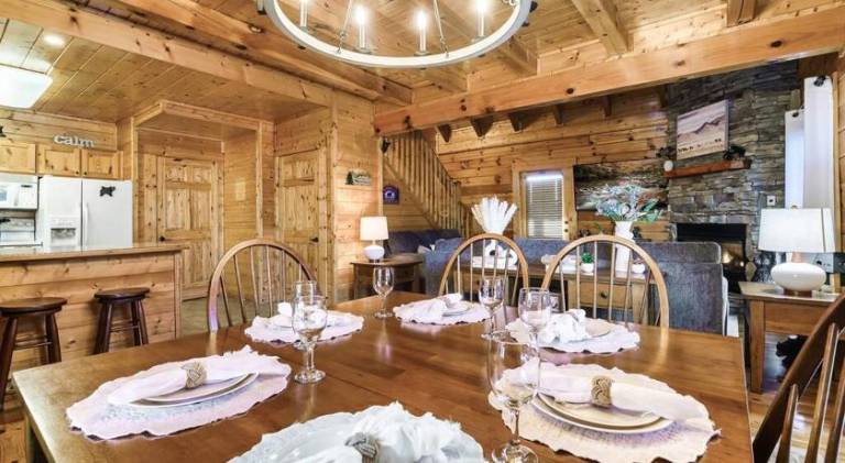 Vacation home with terrace, BBQ & hot tub | Perfect for remote work — photo 4