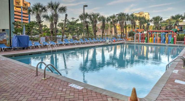 Ocean Views and Resort Amenities Myrtle Beach Condo — photo 3