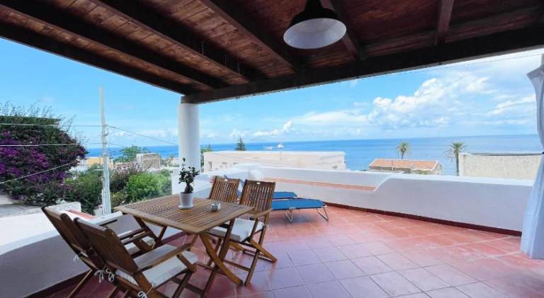 Apartment with BBQ, patio & yard | Beach nearby | Pets are welcome in Malfa