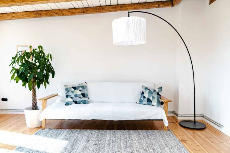 Family-friendly beautiful rental apartment with yard | Pet-friendly — photo 3