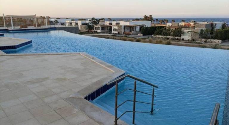 Modern Soma Bay 2BR Villa w sea views, beach & pool access — photo 5