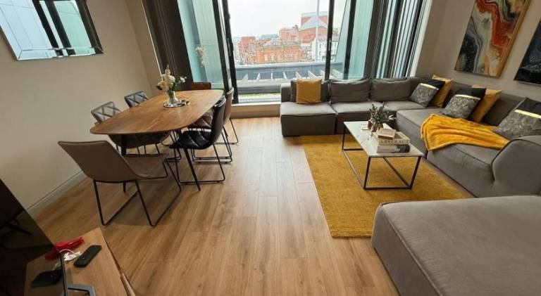 Holiday apartment with 1 room for 6 persons in Leeds, AL
