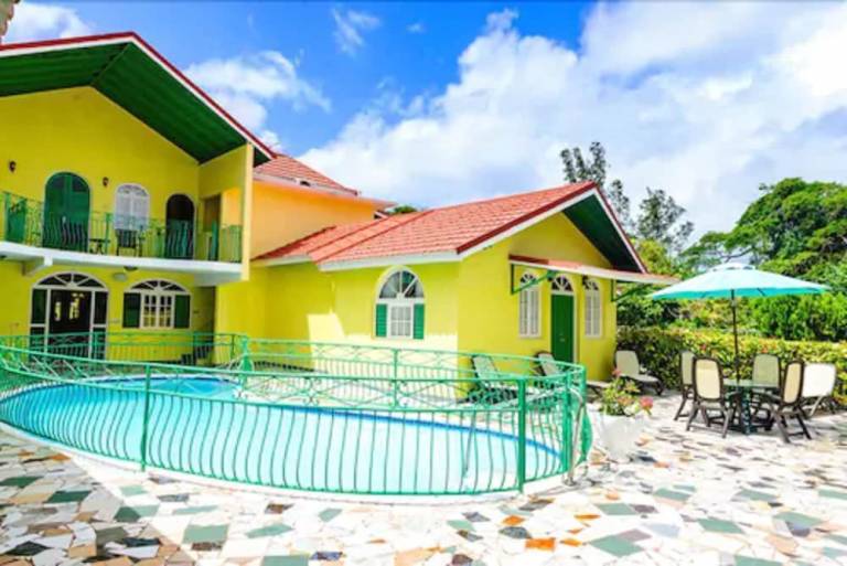 Accommodation Runaway Bay