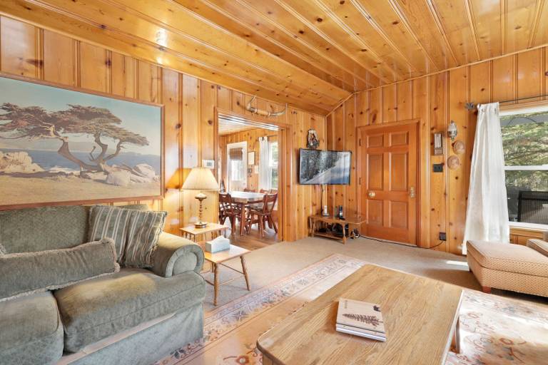 Pinglewood Cabin in Fawnskin at Big Bear — photo 3