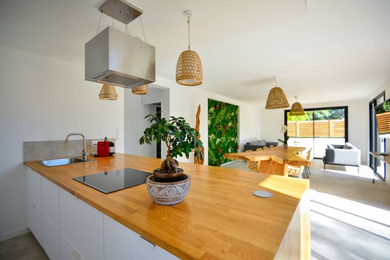 Fully equipped pleasant villa with yard, terrace & barbecue | Next to the beach | Perfect for remote work | Pets allowed — photo 4