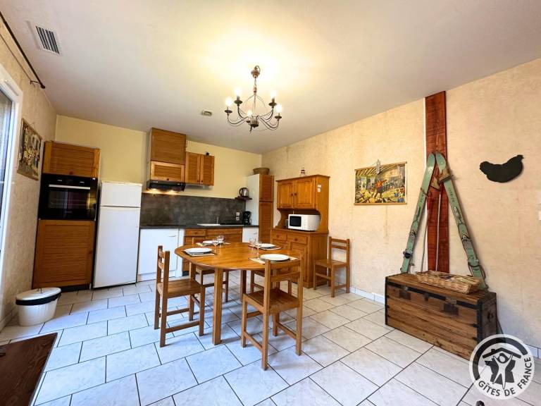 Gite with barbeque, garden & terrace — photo 3