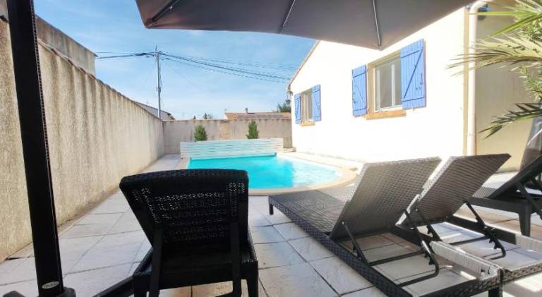 Villa with pool — photo 3