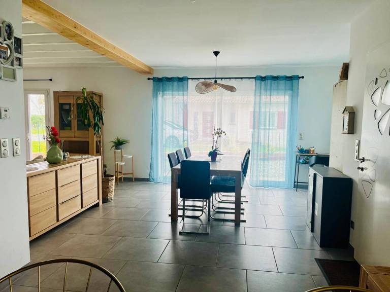 Spacious house with yard | Pets allowed — photo 2