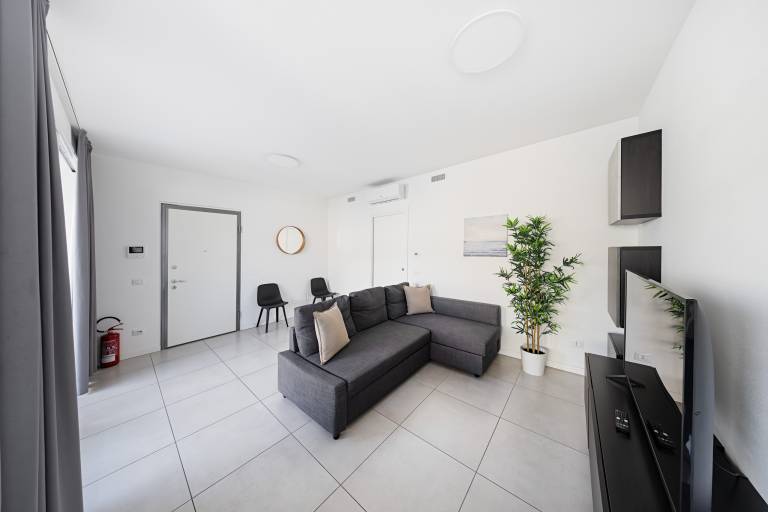 Holiday apartment with pool & patio — photo 4