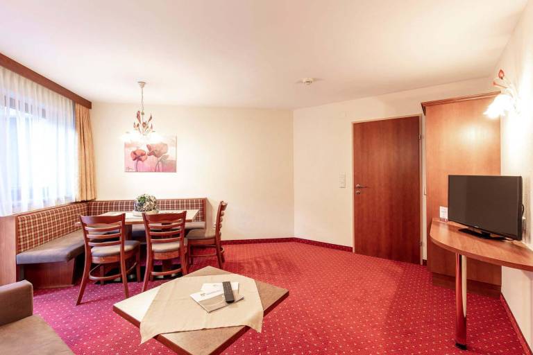 Family-oriented apartment with terrace, sauna & pool | Dogs allowed — photo 5