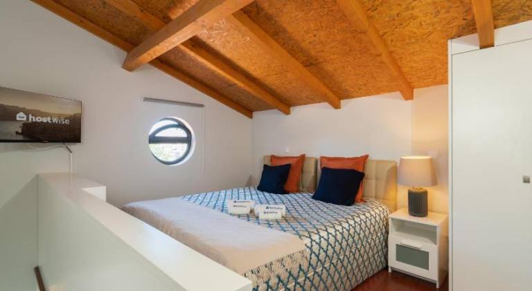 Apartment with patio | Close to Clérigos Church | Pets allowed in Porto