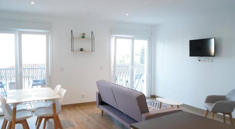 Rental apartment with private pool, patio & yard — photo 3