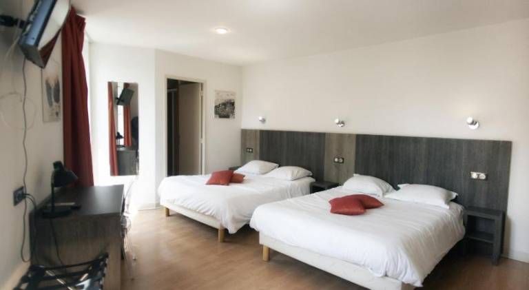 Le Victor Hugo - Hotel et Restaurant - Logis Hotels — photo 2