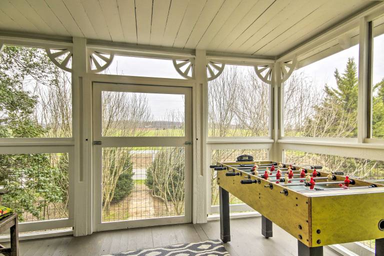 Historic Farmhouse w/ Chef's Kitchen Near Wineries — photo 2