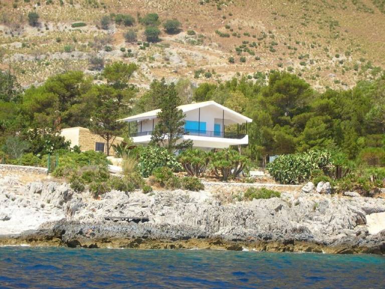 Casa Macari