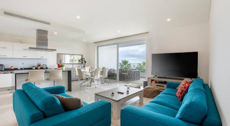 Casa Lilou - Luxury Oceanview Penthouse in Lagos