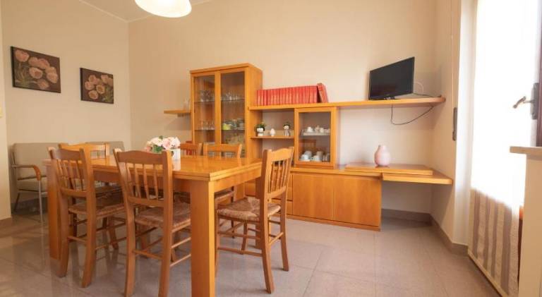 Rental apartment with 3 rooms for 6 persons in Pineto