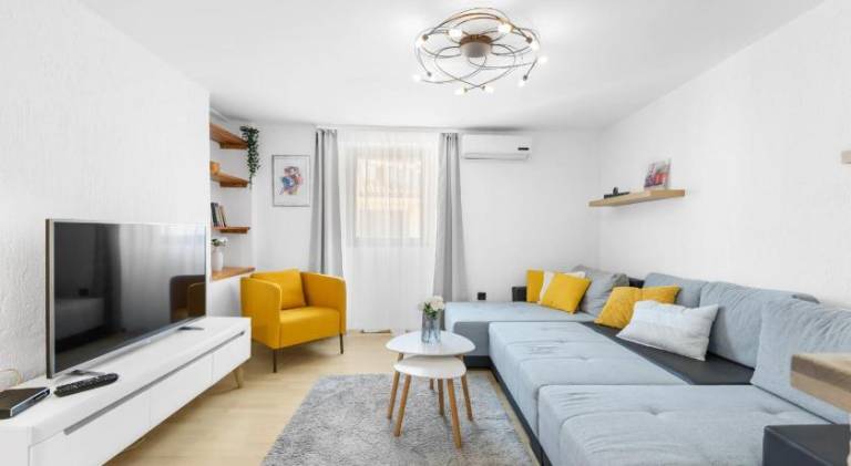 Holiday apartment with 2 rooms for 6 persons in Novigrad