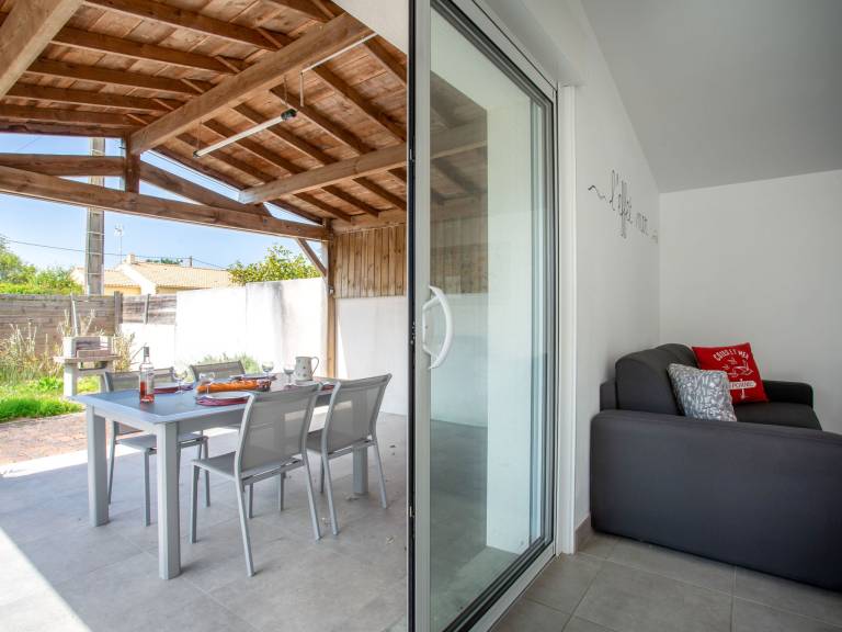 Fully equipped vacation home with terrace, garden & grill | Pets allowed — photo 3