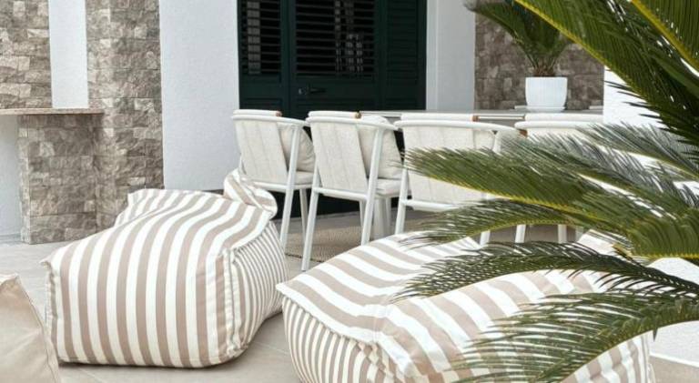 Fully equipped villa with garden, private pool & barbeque | Suitable for remote work | Pets allowed — photo 3