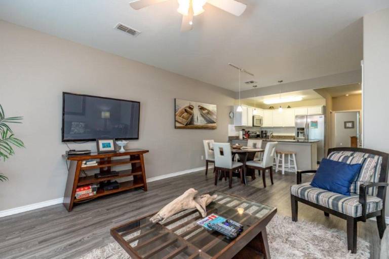 Rental apartment with barbeque & pool | Suitable for remote work in Corpus Christi, TX