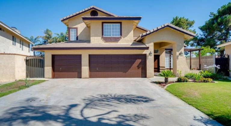 Lovely house | Pets are welcome in Bakersfield, CA