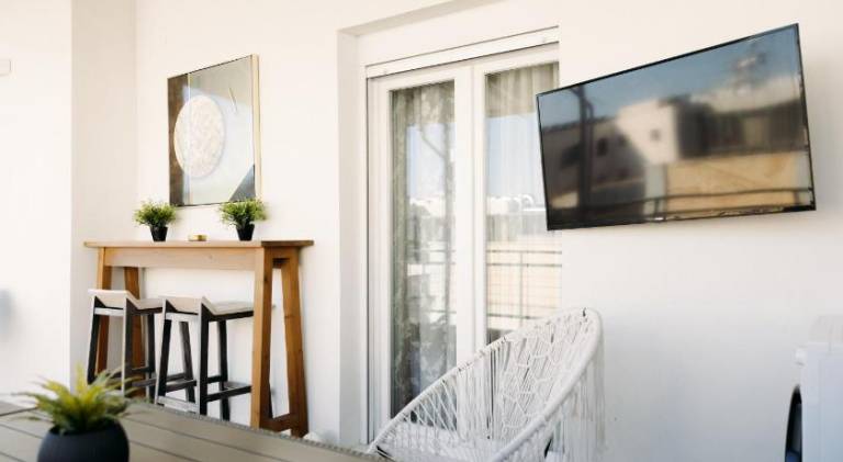 Pleasant apartment with patio | Pets allowed — photo 5