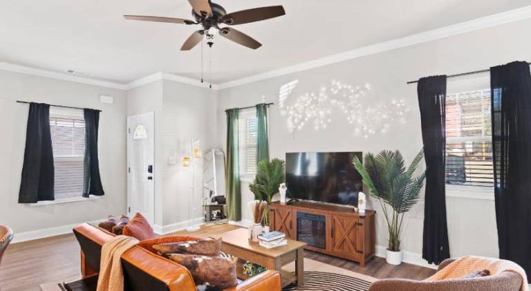 4 King Beds - 2 Game Rooms - Sleeps 24, By DT & UGA — photo 2