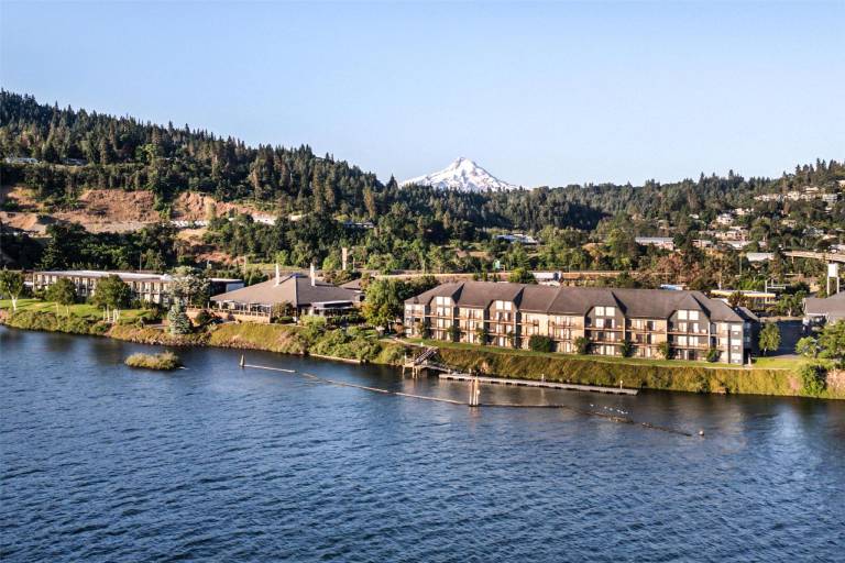 Best Western Plus Hood River Inn in Hood River, OR