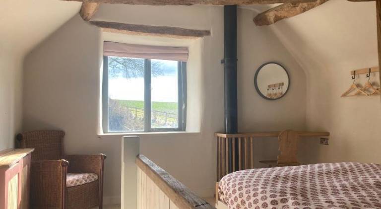 Vacation home with hot tub | Dogs allowed in Warwick