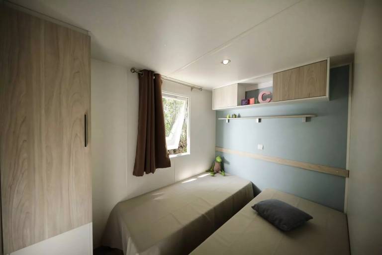 Mobile home with terrace — photo 4
