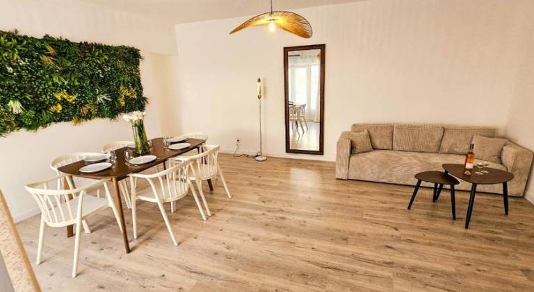 Vacation home with barbeque, garden & patio — photo 3