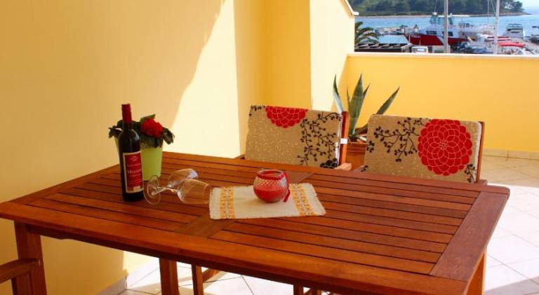 Beautiful apartment with patio | Next to the beach | Pets are welcome — photo 4
