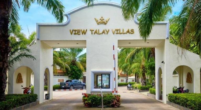 Villa with grill, patio & private pool | Suitable for remote work | Dogs allowed — photo 4