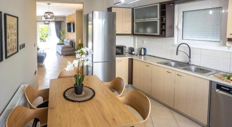 Fully equipped charming villa with hot tub, yard & barbecue | Next to the beach | Pets are welcome — photo 3