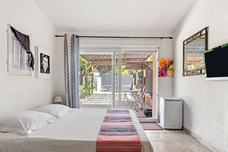 Studio Apartment 'Pinède Romane Fréjus' with Private Terrace, Wi-Fi and Air Conditioning — photo 2