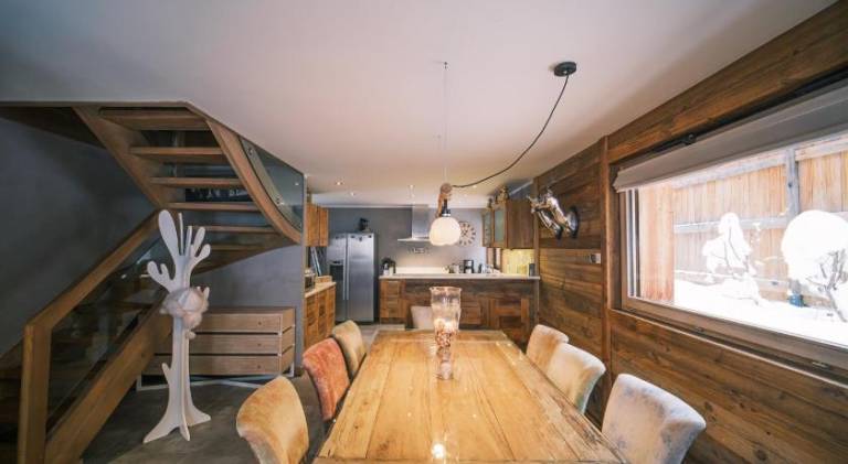 Charming chalet with jacuzzi | Pets allowed — photo 3
