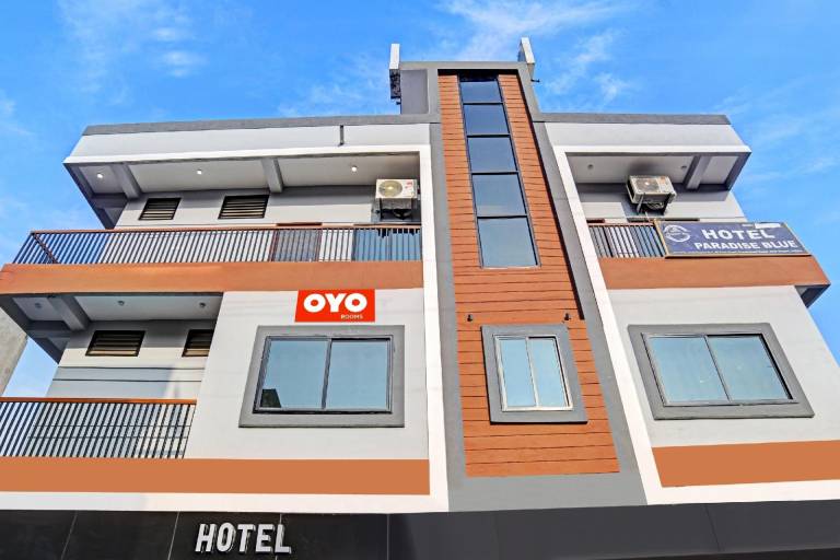 OYO Hotel Paradise BLU