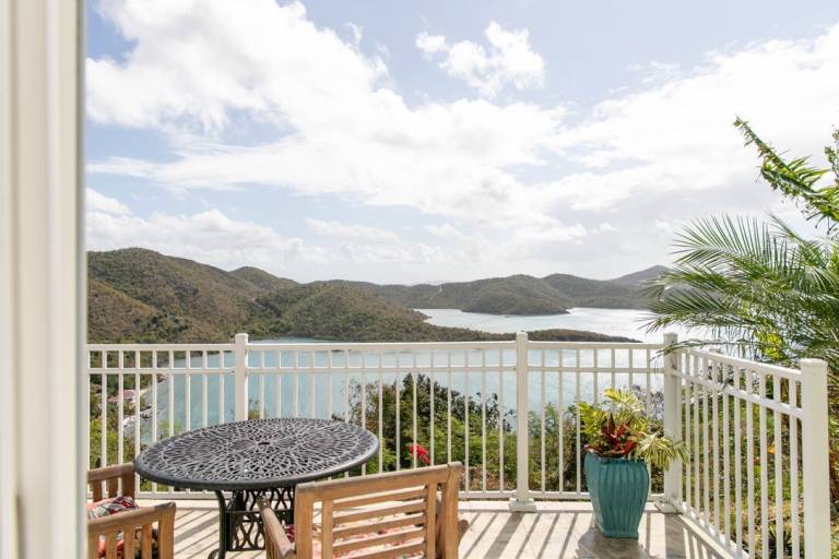 House Coral Bay