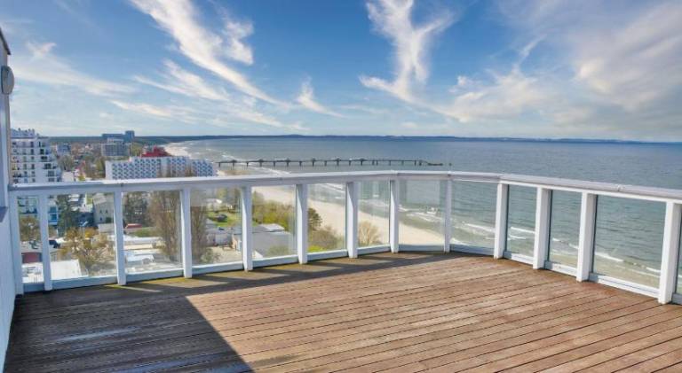 Lovely holiday apartment with pool | Beach nearby | Pets allowed in Miedzyzdroje