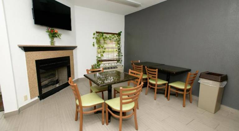 HomeTown Inn-Ringgold — photo 2