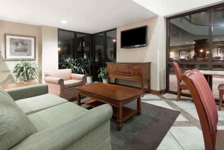 Baymont by Wyndham Indianapolis South — photo 2